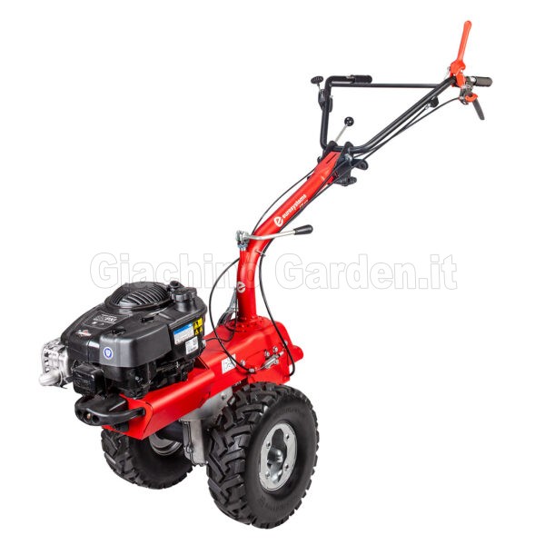 Motocoltivatore multifunzione Eurosystems P70 EVO con motore a scoppio e ruote pneumatiche tassellate su sfondo bianco
