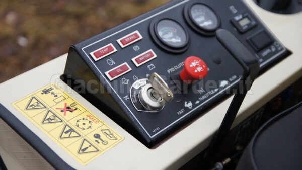 Trattorino Grasshopper 124V-48 - 4RD scarico posteriore