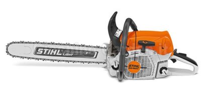 Motosega a scoppio professionale STIHL MS 462 C-M con barra Rollomatic E Light su sfondo bianco