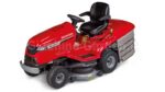 Vista d'insieme del trattorino rasaerba Honda HF 2417 HME di colore rosso, con piatto di taglio da 102 cm, capiente sacco di raccolta posteriore grigio e sedile comfort con braccioli