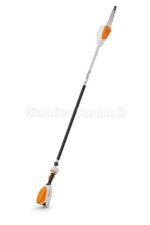 Sramatore a batteria STIHL HTA 66 per potatura alberi su sfondo bianco.