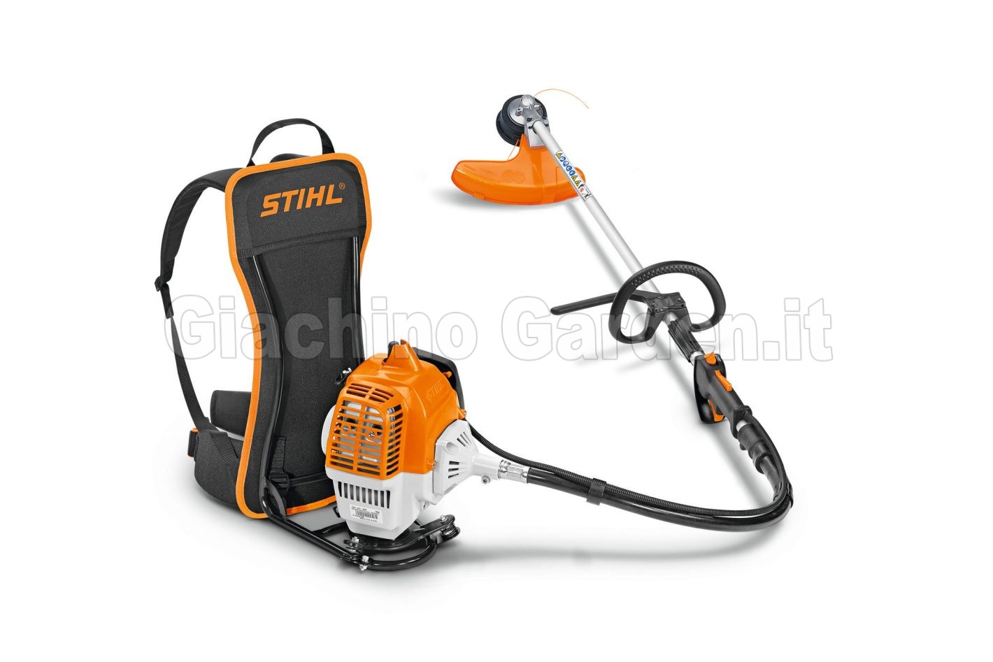 Decespugliatore spalleggiato a scoppio STIHL FR 235 da 36,3 cc con zaino ergonomico integrato, albero flessibile, impugnatura circolare e testina falciante per la pulizia di sterpaglie.