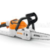 Una motosega a batteria STIHL MSA 60 C-B con spranga Rollomatic E Mini, posizionata su uno sfondo bianco isolato.