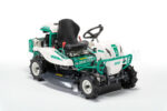 Trattorino professionale 4WD con piatto di taglio rinforzato, ideale per manutenzione di terreni impegnativi