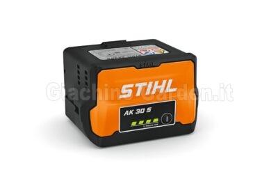 Batteria STIHL AK 30 S agli ioni di litio per il sistema AK STIHL e linea Compact, con indicatore di carica a 4 LED e design arancione e nero