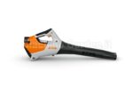 Soffiatore a batteria leggero STIHL BGA 30 del sistema STIHL AS con tubo soffiante lungo montato