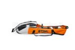 Borsa per trasporto STIHL per attrezzi a batteria KMA e HSA, custodia arancione e bianca resistente con alloggiamento per batteria e caricabatterie