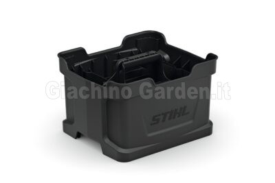 Contenitore portabatterie Stihl in plastica nera con maniglia centrale e logo Stihl sul lato frontale.