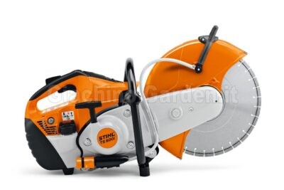 Mototroncatrice a iniezione elettronica STIHL TS 500i con disco diamantato su sfondo bianco.